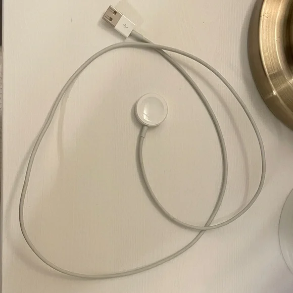 Apple Watch Series 3 with bands - Picture 4 of 4